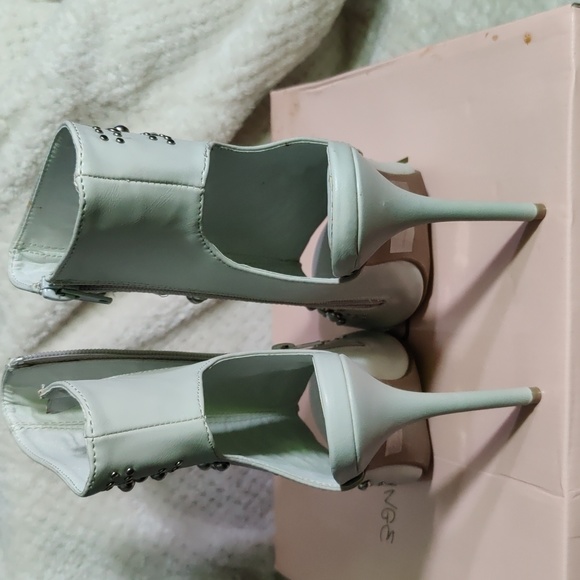 Shoes - Picture 2 of 6